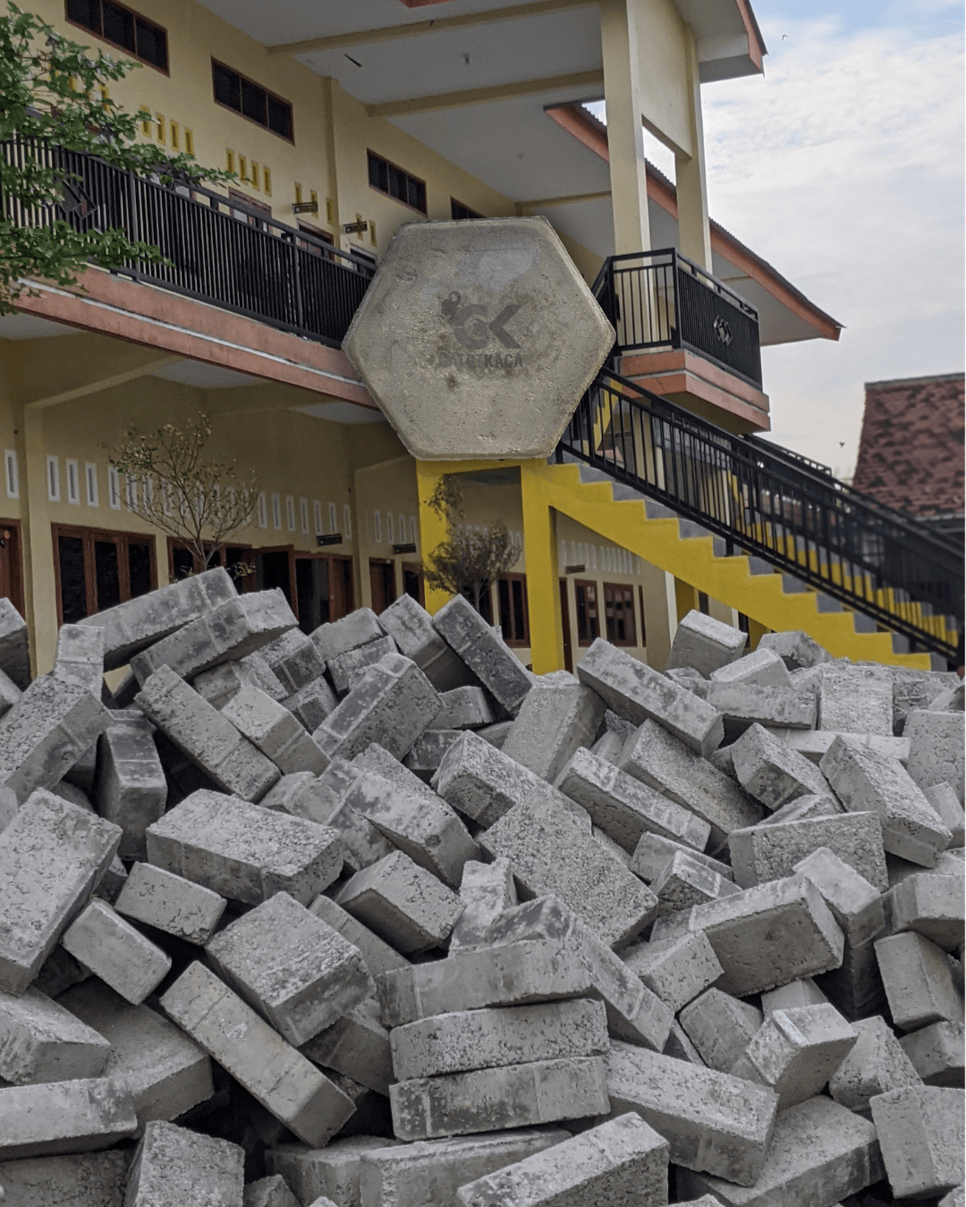 Proyek Besi Baja