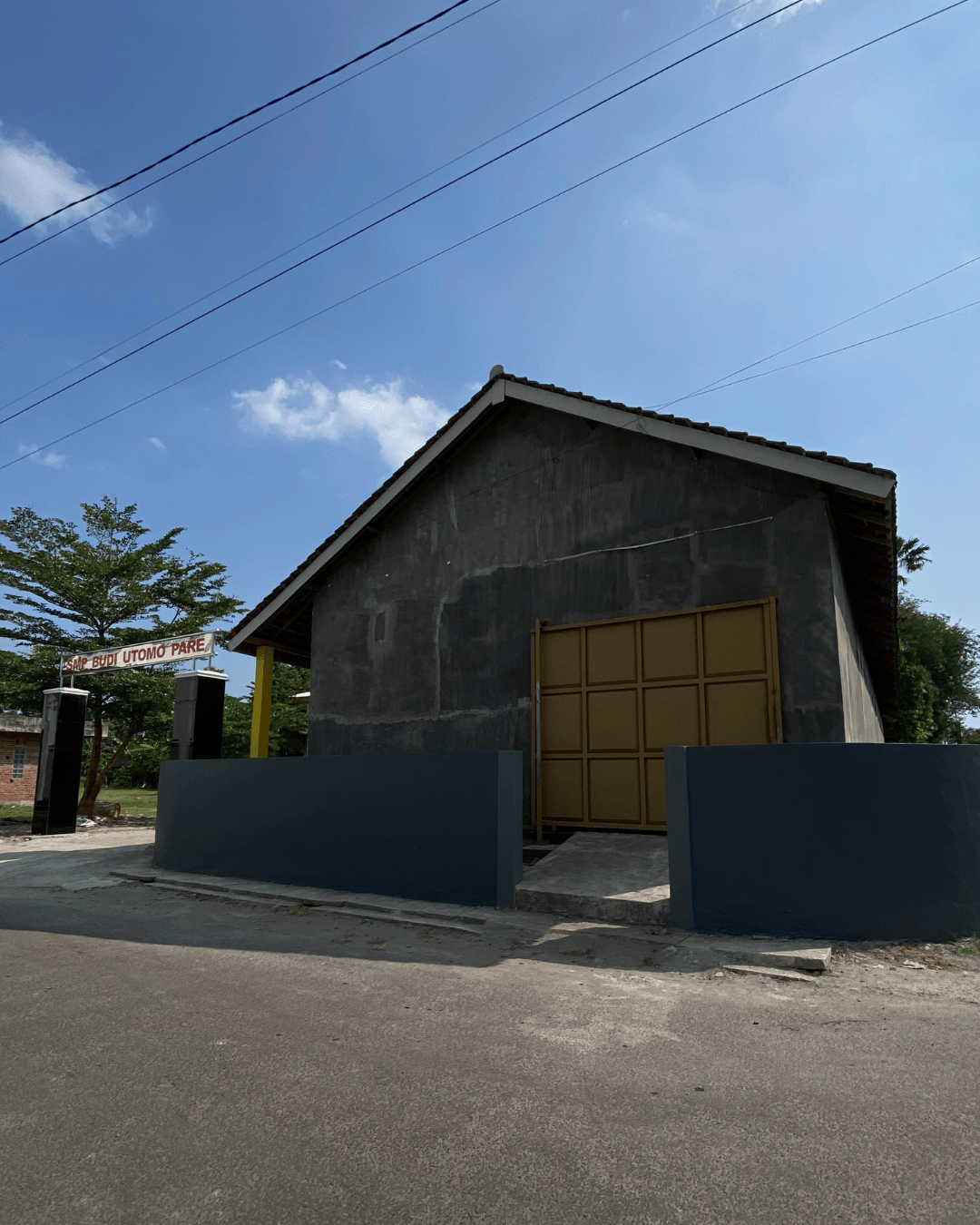 Istana batu alam dan genteng kediri